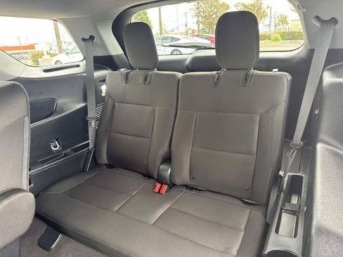 Certified 2023 Ford Explorer XLT RWD image 27