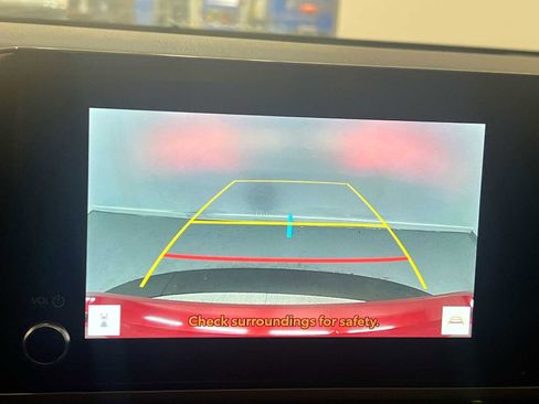 Used 2025 Toyota Camry SE w/ Convenience Package FWD image 17