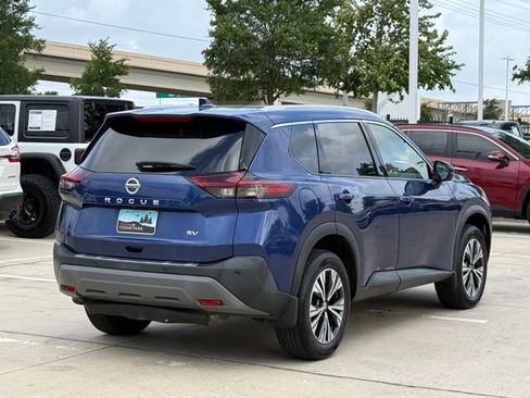Used 2021 Nissan Rogue SV w/ Premium Package FWD image 4