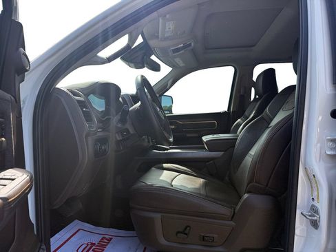 New 2025 RAM 2500 Limited AWD/4WD image 9