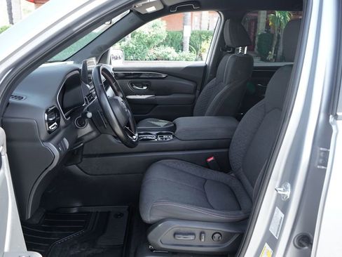 Used 2023 Honda Pilot Sport image 17