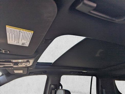 Used 2021 GMC Yukon XL AT4 w/ Technology Package AWD/4WD image 21