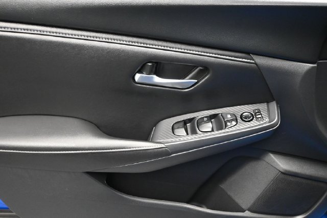 Used 2025 Nissan Sentra SV w/ All-Weather Package FWD image 7