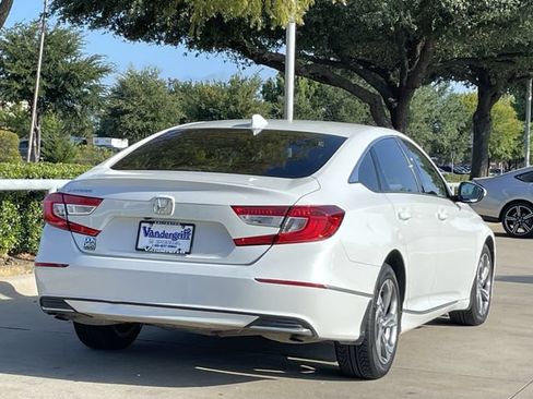 Used 2020 Honda Accord EX image 4