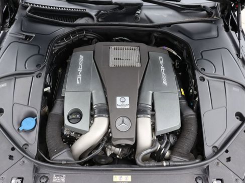 Used 2015 Mercedes-Benz S 63 AMG 4MATIC Sedan w/ Driver Assistance Package image 82