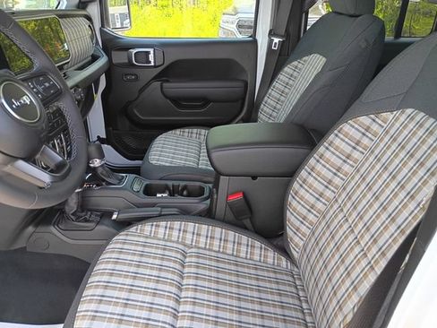 New 2026 Jeep Gladiator Sport AWD/4WD image 11