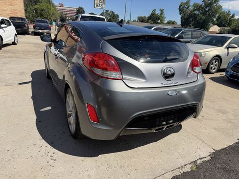 Used 2012 Hyundai Veloster w/ Style Pkg FWD image 4