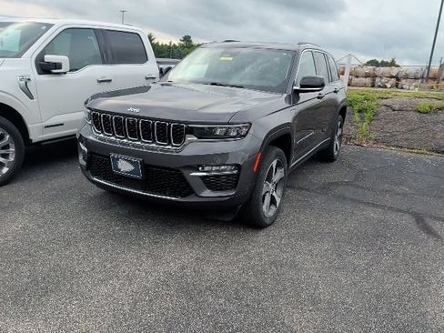 Used 2022 Jeep Grand Cherokee Limited 4xe w/ Luxury Tech Group II AWD/4WD image 12