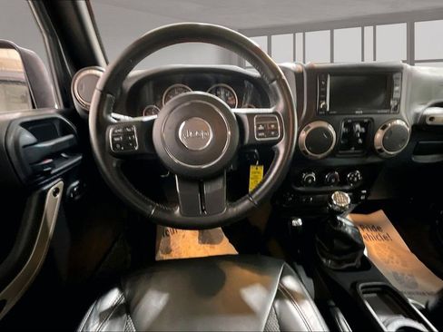 Used 2017 Jeep Wrangler Unlimited Sahara image 5