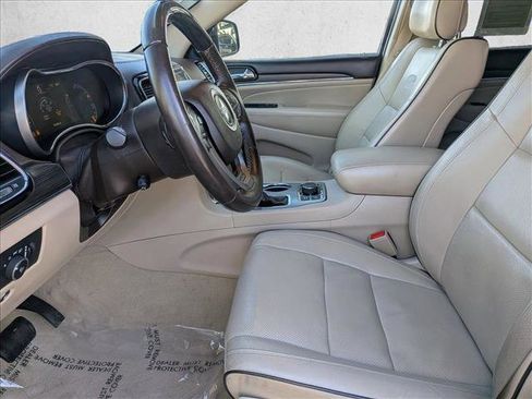 Used 2020 Jeep Grand Cherokee Overland AWD/4WD image 11
