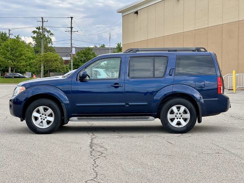 Used 2010 Nissan Pathfinder SE image 8