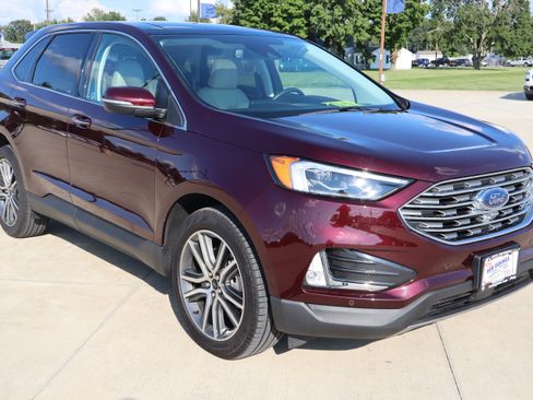 Used 2024 Ford Edge Titanium w/ Equipment Group 301A AWD/4WD image 3