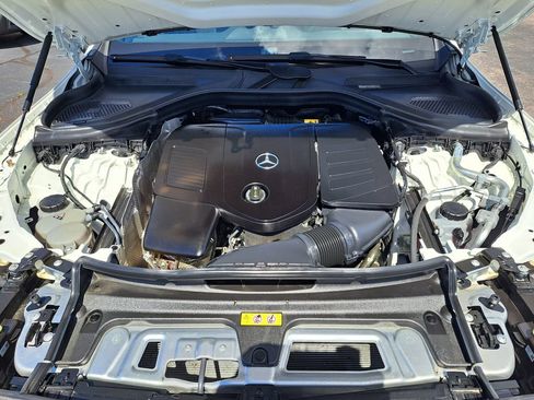 Used 2024 Mercedes-Benz GLC 300 4MATIC image 30