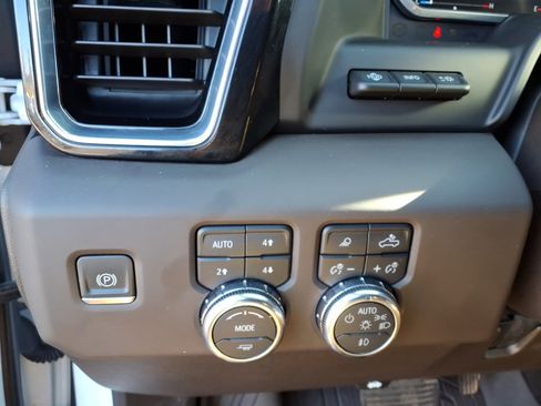 Used 2024 GMC Sierra 2500 Denali w/ Denali Reserve Package image 22