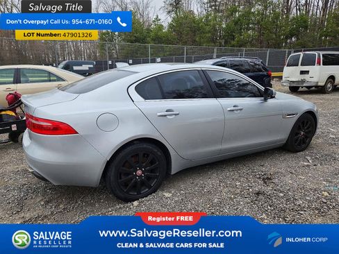 Used 2019 Jaguar XE image 4