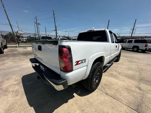 Used 2007 Chevrolet Silverado 1500 LT w/ Extended Cab Value Package AWD/4WD image 5