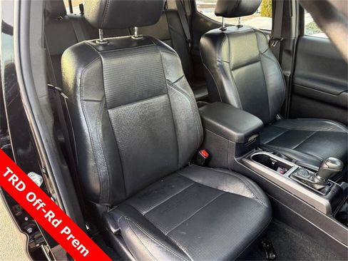 Used 2021 Toyota Tacoma TRD Off-Road image 11