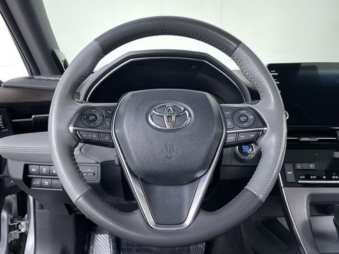 Used 2019 Toyota Avalon Limited image 14