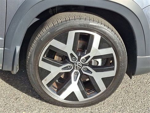 Used 2022 Volkswagen Taos SEL w/ Panoramic Sunroof Package image 8