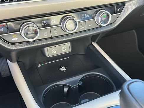 Used 2026 Honda HR-V EX-L image 17