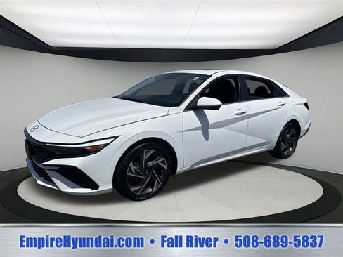 Used 2024 Hyundai Elantra SEL w/ Convenience Package FWD image 1