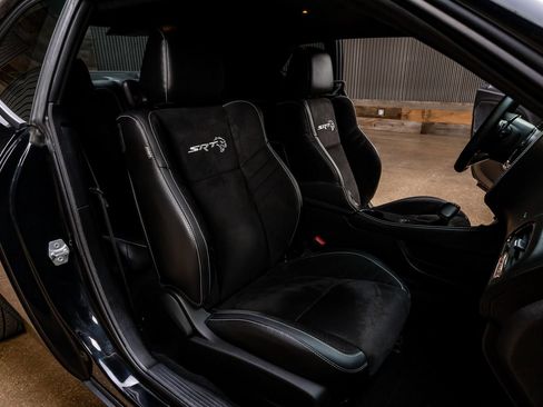 Used 2023 Dodge Challenger SRT Hellcat w/ Driver Convenience Group RWD image 32