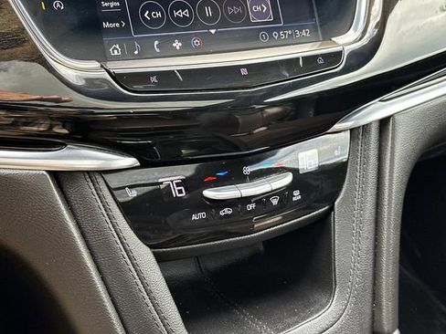 Used 2020 Cadillac XT6 Premium Luxury FWD image 30