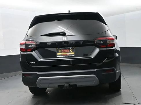 Used 2025 Honda Pilot EX-L image 6