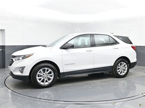 Used 2018 Chevrolet Equinox LS image 5