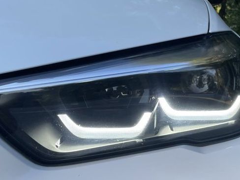 Used 2022 BMW X6 xDrive40i w/ Premium Package image 13