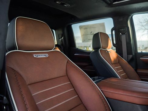 New 2026 GMC Sierra 1500 Denali Ultimate w/ LPO, Black Badging Package image 10