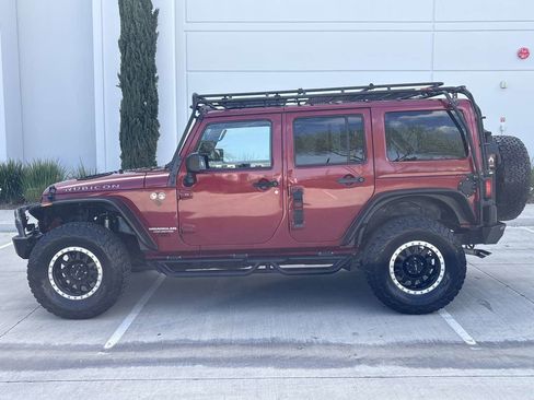 Used 2013 Jeep Wrangler Unlimited Rubicon w/ Connectivity Group AWD/4WD image 6