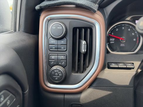 Used 2020 Chevrolet Silverado 1500 High Country w/ Technology Package image 18