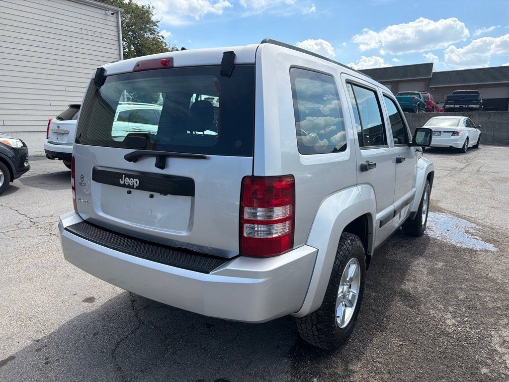 Used 2012 Jeep Liberty Sport AWD/4WD image 6