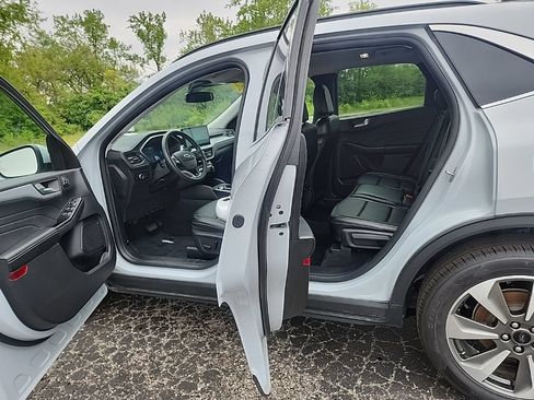 Used 2025 Ford Escape Platinum AWD/4WD image 11