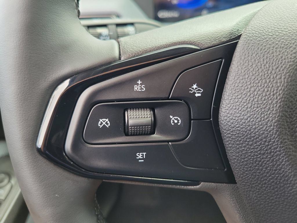 Used 2027 Chevrolet Bolt LT w/ Comfort Package FWD image 5