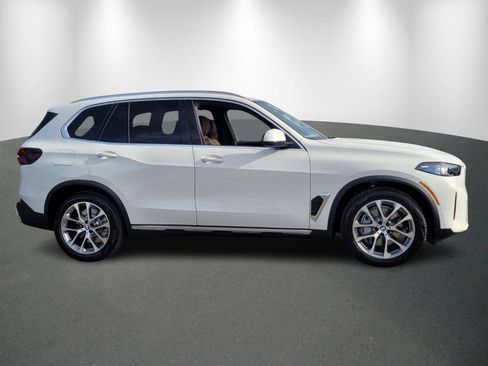 New 2026 BMW X5 xDrive50e w/ Executive Package image 8