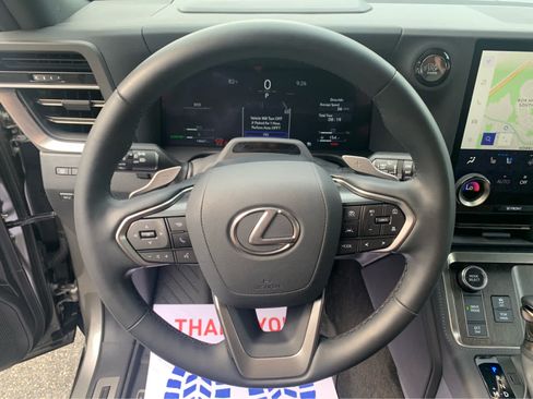 Used 2025 Lexus GX 550 w/ Accessory Package (2T) AWD/4WD image 15