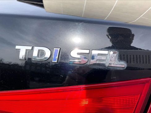 Used 2015 Volkswagen Passat TDI SEL Premium image 7