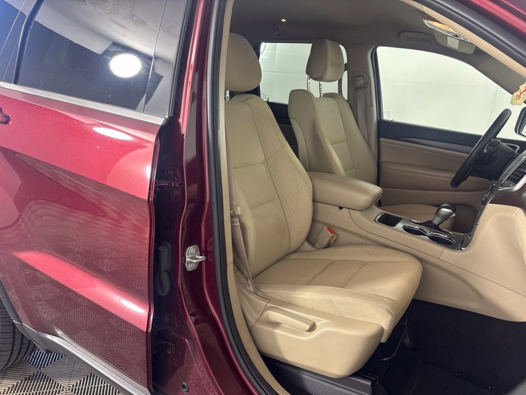 Used 2018 Jeep Grand Cherokee Laredo AWD/4WD image 19