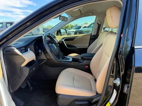 Used 2023 Toyota RAV4 LE AWD/4WD image 14