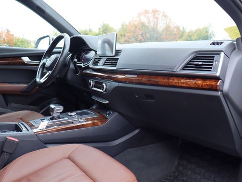 Used 2018 Audi Q5 2.0T Premium Plus w/ Premium Plus Package image 17