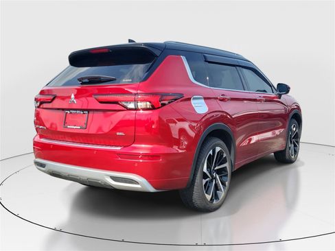 Used 2024 Mitsubishi Outlander SEL image 4