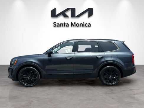 Certified 2022 Kia Telluride SX w/ SX Prestige Package AWD/4WD image 3