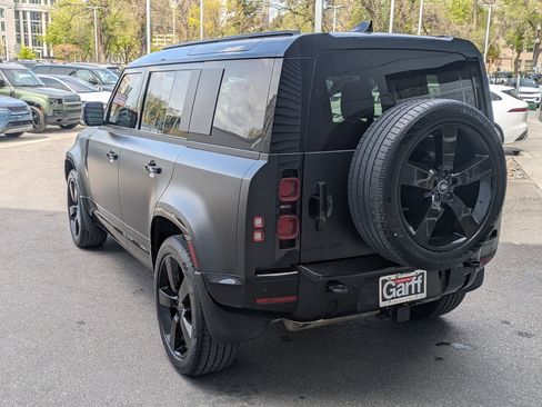 Used 2025 Land Rover Defender 110 X-Dynamic SE image 5