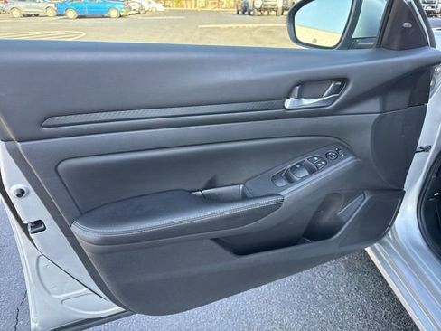 Certified 2024 Nissan Altima 2.5 SV w/ SV Premium Package image 12