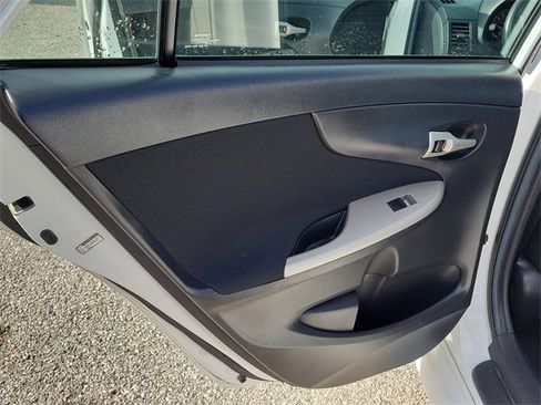 Used 2013 Toyota Corolla S image 13