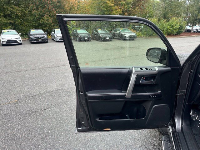 Used 2018 Toyota 4Runner Limited AWD/4WD image 26