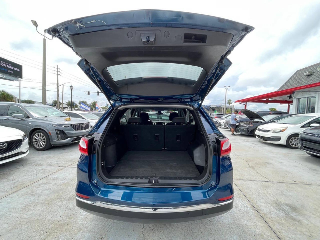 Used 2019 Chevrolet Equinox LT FWD image 12