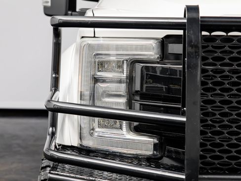 Used 2017 Ford F450 Platinum w/ Platinum Ultimate Package AWD/4WD image 3